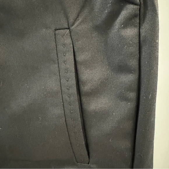Banana Republic NWOT Black Martin Fit Bermuda Shorts size 4 - Picture 6 of 8